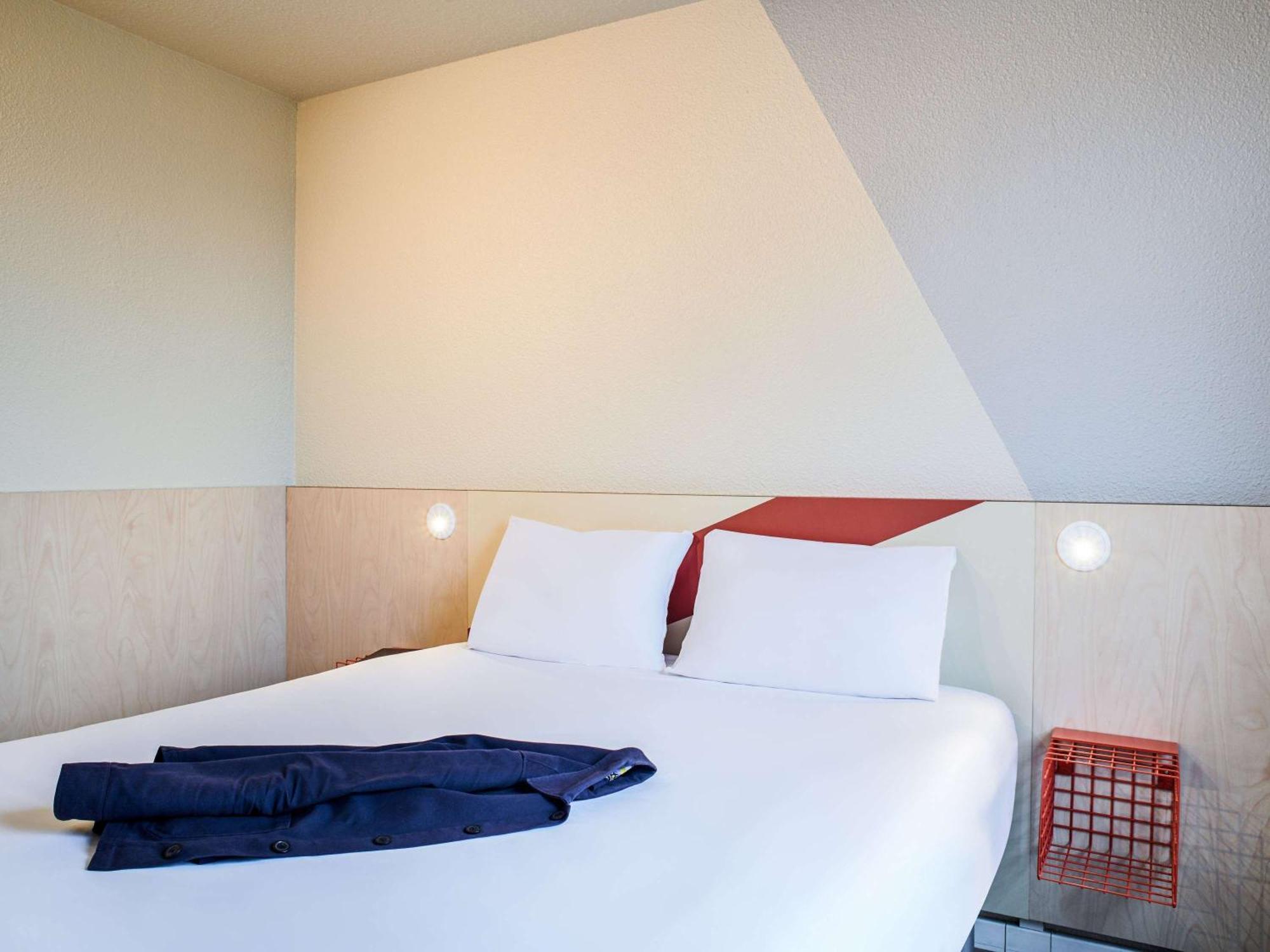 Hotel Ibis Budget Nantes Ouest Atlantis Couëron Zewnętrze zdjęcie