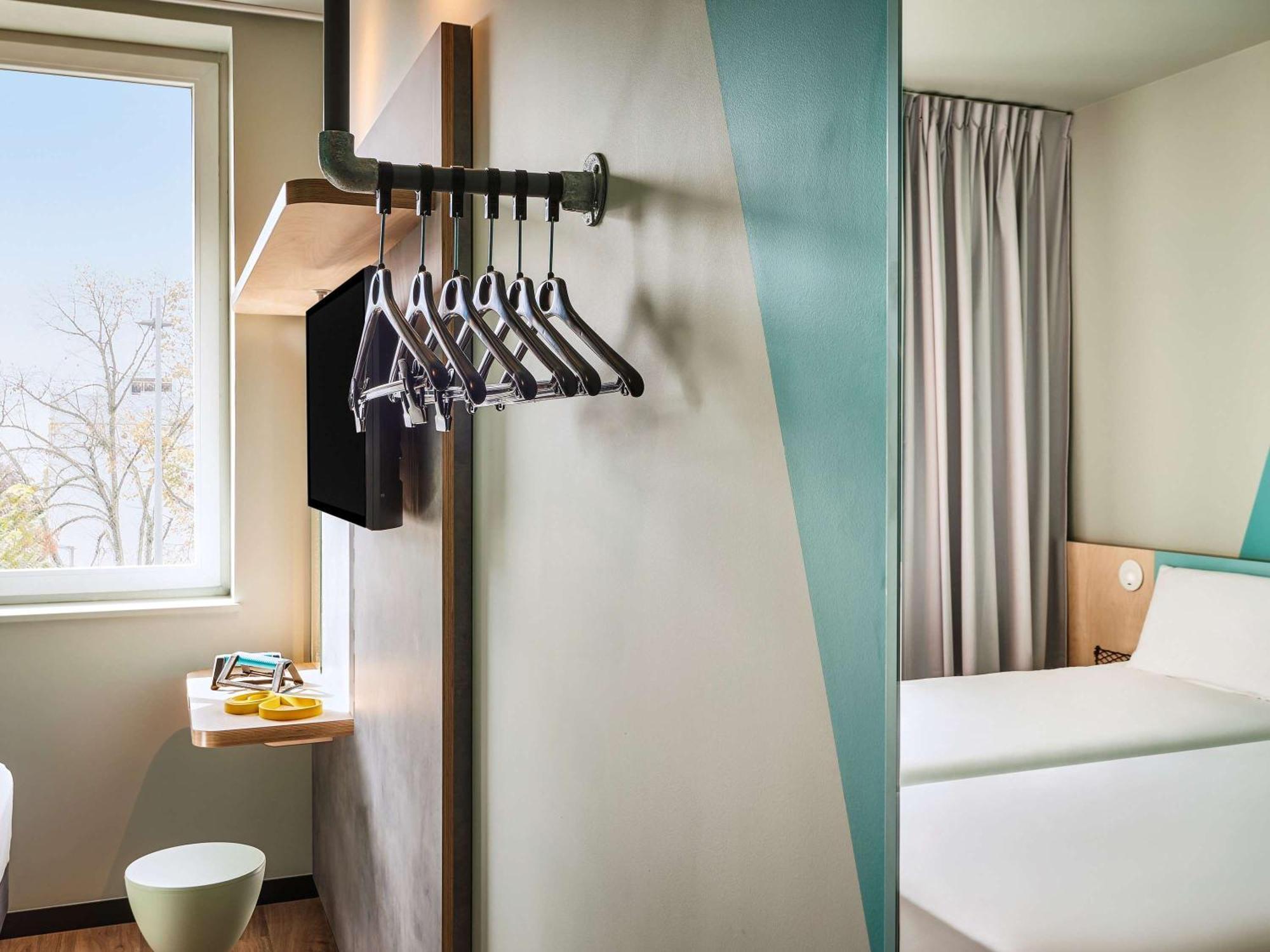 Hotel Ibis Budget Nantes Ouest Atlantis Couëron Zewnętrze zdjęcie