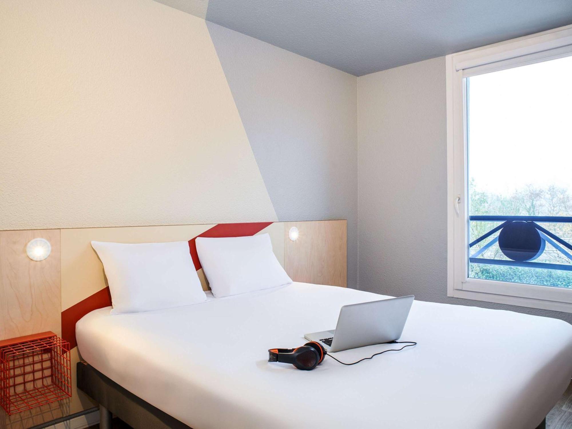 Hotel Ibis Budget Nantes Ouest Atlantis Couëron Zewnętrze zdjęcie