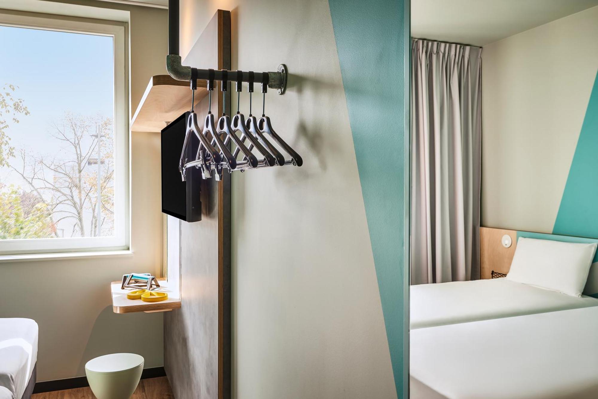Hotel Ibis Budget Nantes Ouest Atlantis Couëron Zewnętrze zdjęcie