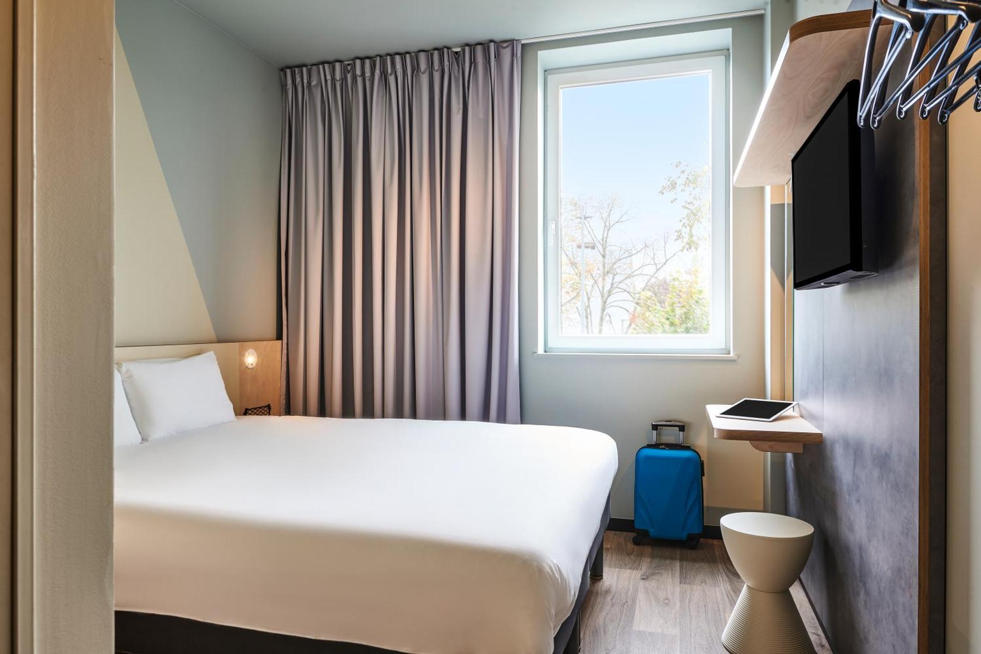 Hotel Ibis Budget Nantes Ouest Atlantis Couëron Zewnętrze zdjęcie