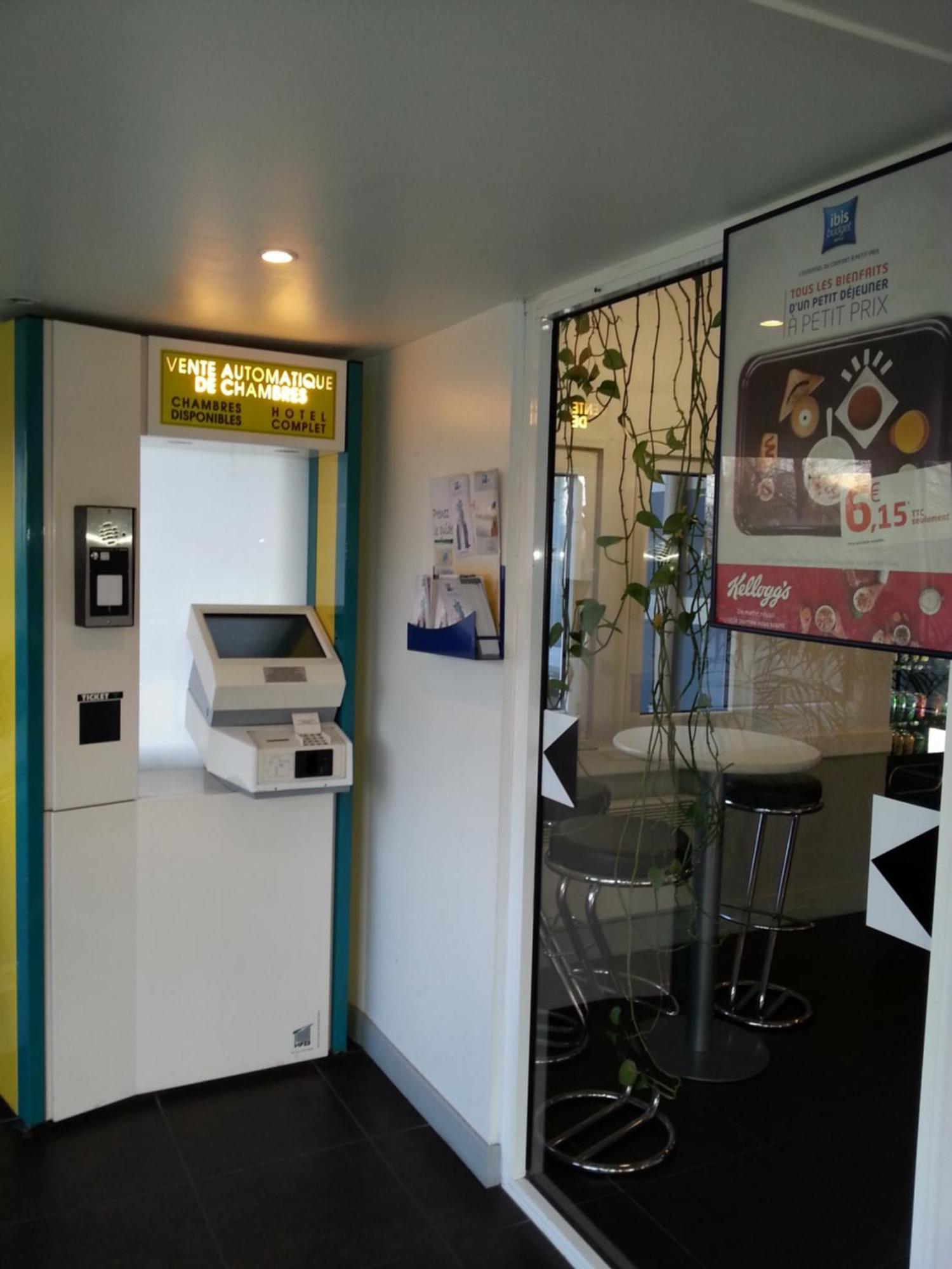 Hotel Ibis Budget Nantes Ouest Atlantis Couëron Zewnętrze zdjęcie