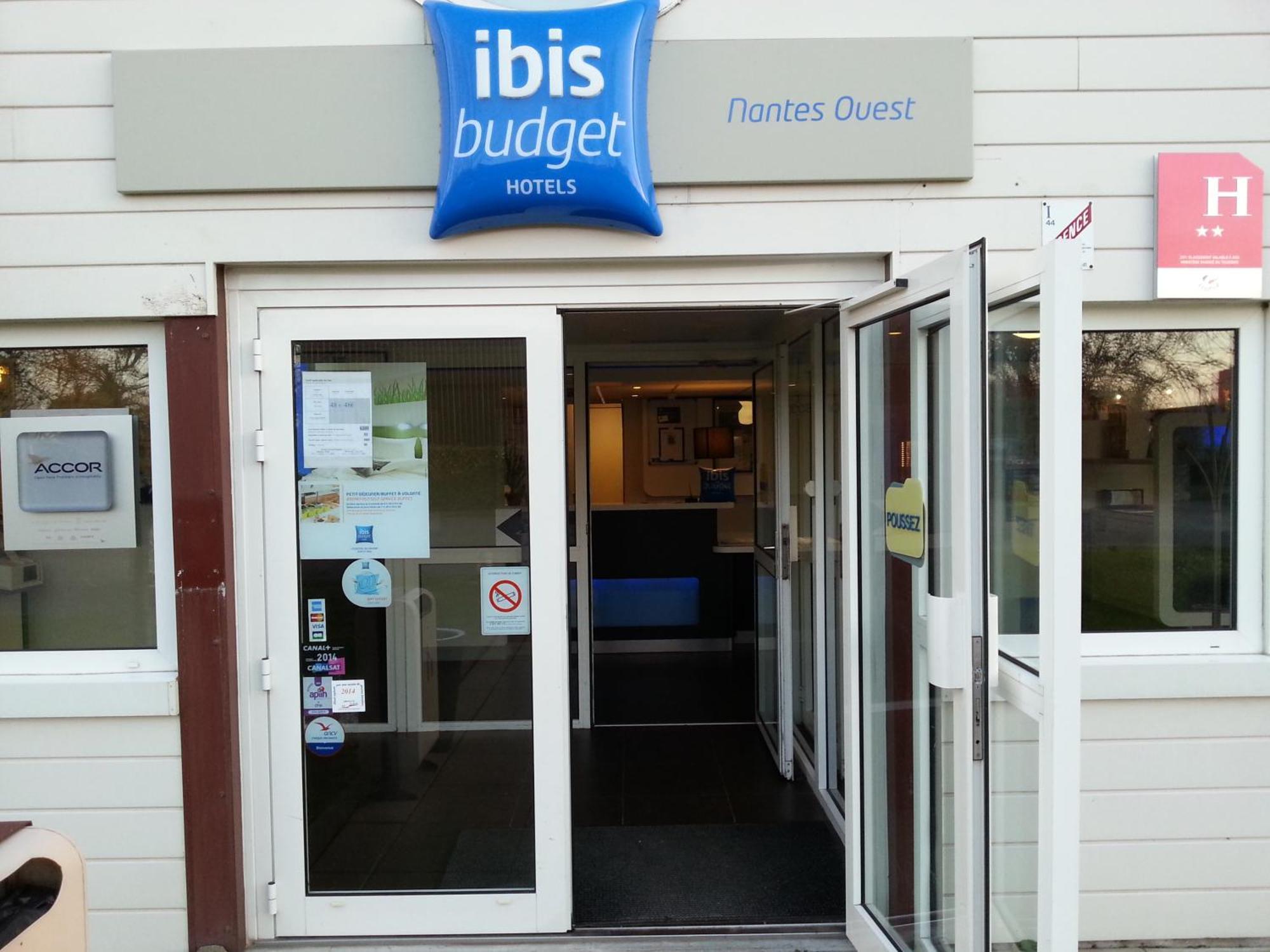 Hotel Ibis Budget Nantes Ouest Atlantis Couëron Zewnętrze zdjęcie