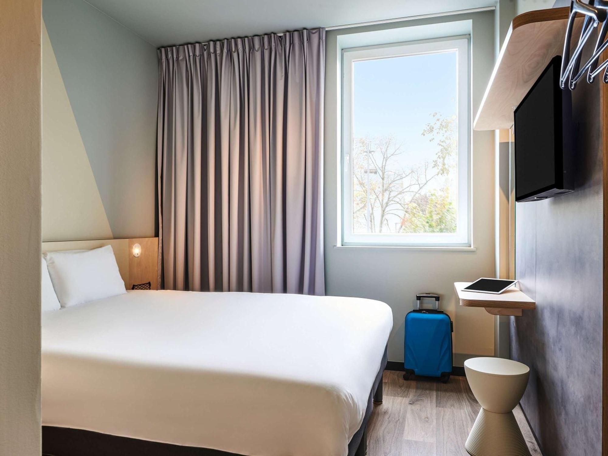 Hotel Ibis Budget Nantes Ouest Atlantis Couëron Zewnętrze zdjęcie