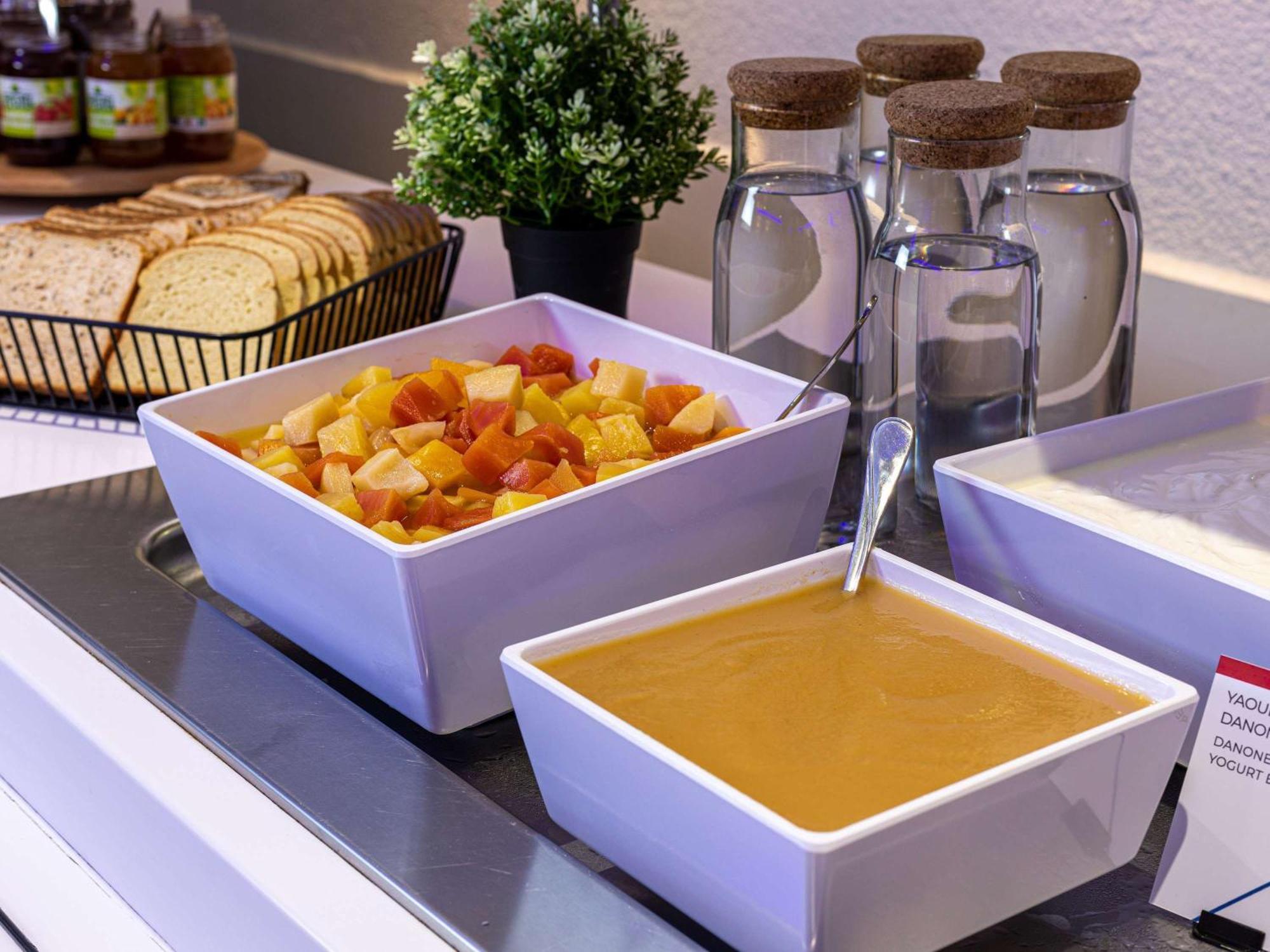 Hotel Ibis Budget Nantes Ouest Atlantis Couëron Zewnętrze zdjęcie