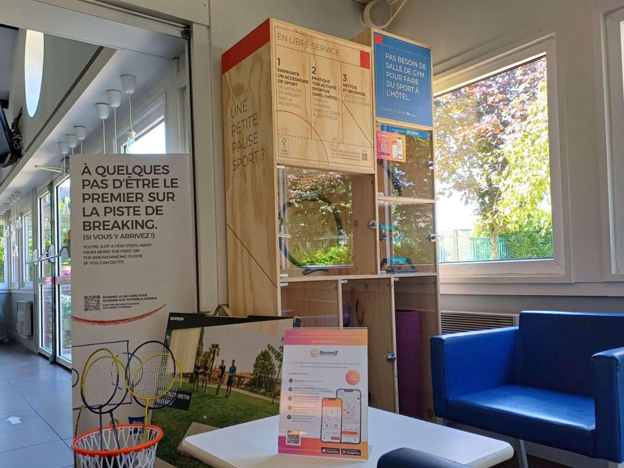 Hotel Ibis Budget Nantes Ouest Atlantis Couëron Zewnętrze zdjęcie