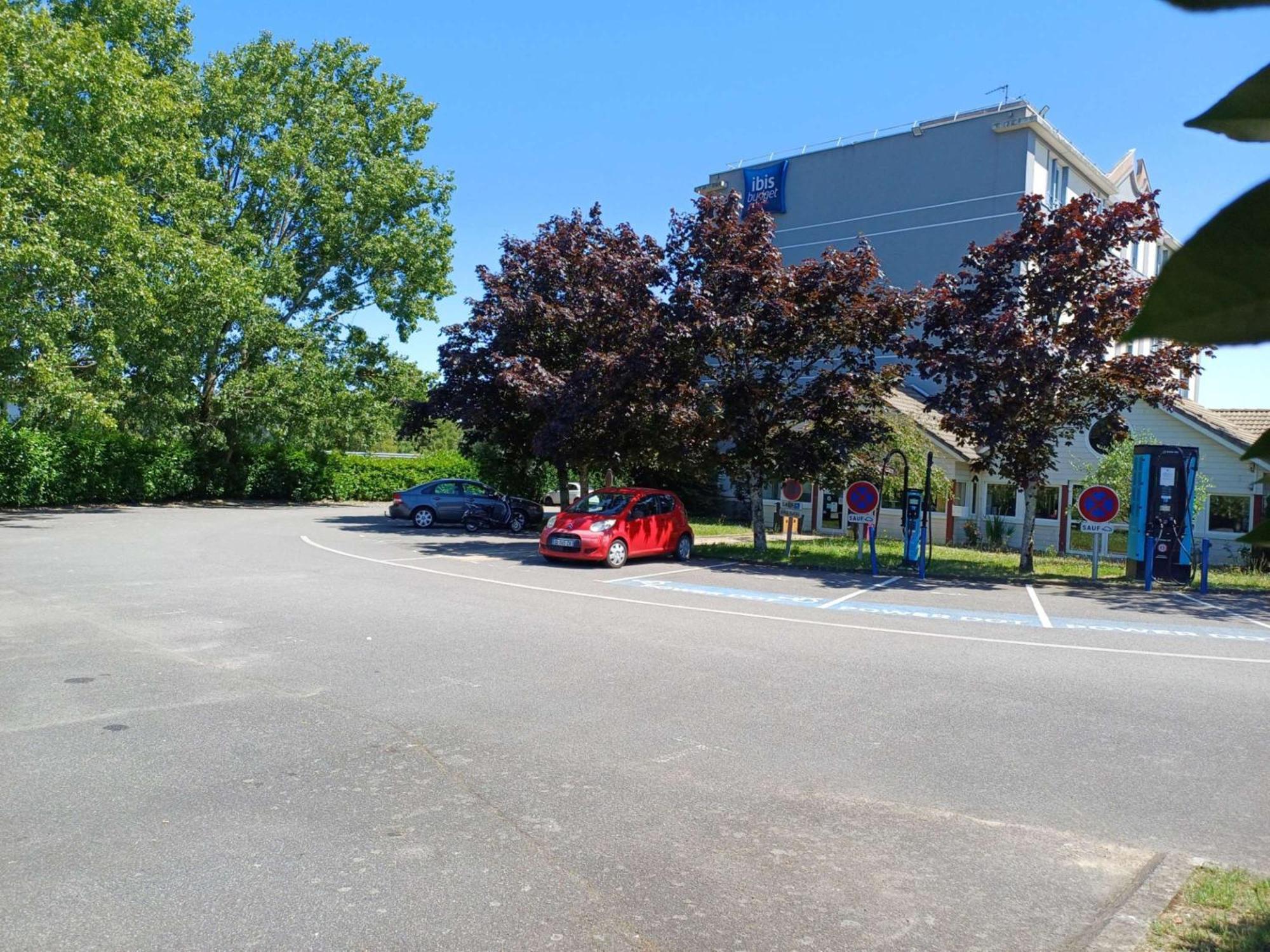 Hotel Ibis Budget Nantes Ouest Atlantis Couëron Zewnętrze zdjęcie